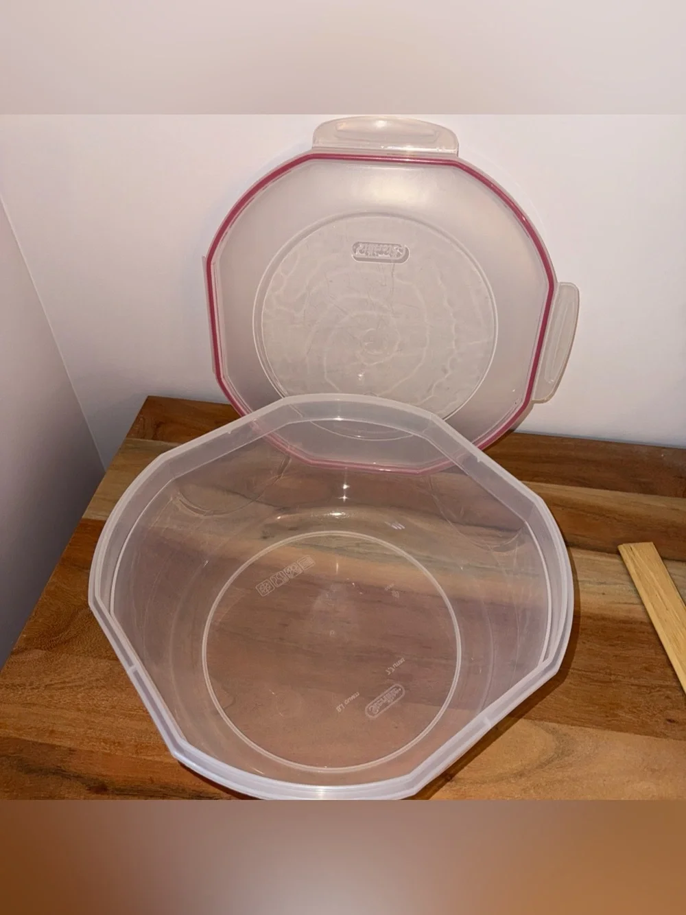 Sterilite Ultra Seal 8.1 qt Food Storage Bowl - Clear With Red Trim Seal